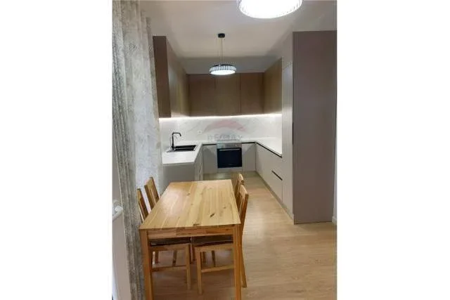 Tirane, jap me qera apartament 2+1 Kati 2, 127 m² 800 Euro (Kodra Diellit)