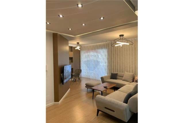 Tirane, jap me qera apartament 2+1 Kati 2, 127 m² 800 Euro (Kodra Diellit)