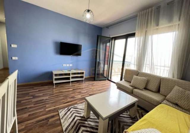 Tirane, jepet me qera apartament 2+1+BLK Kati 6, 108 m² 500 Euro (Kompleksi Green City)