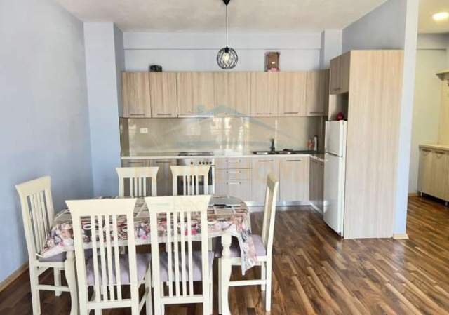 Tirane, jepet me qera apartament 2+1+BLK Kati 6, 108 m² 500 Euro (Kompleksi Green City)