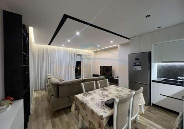 Tirane, jepet me qera apartament 3+1+A+BLK Kati 5, 107 m² 600 Euro (Kompleksi Green City)