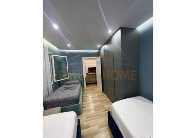 Tirane, jepet me qera apartament 3+1+A+BLK Kati 5, 107 m² 600 Euro (Kompleksi Green City)