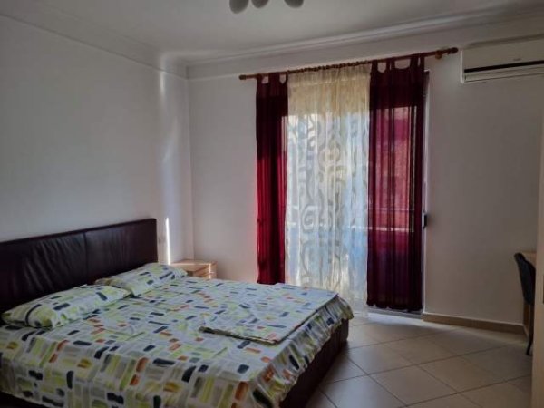 Tirane, jepet me qera apartament Kati 4, 75 m² 550 Euro (myslym shyri)