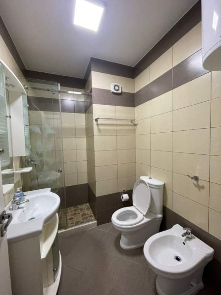 Tirane, jepet me qera apartament 3+1+BLK Kati 9, 113 m² 600 Euro (perball Vizion Plus)