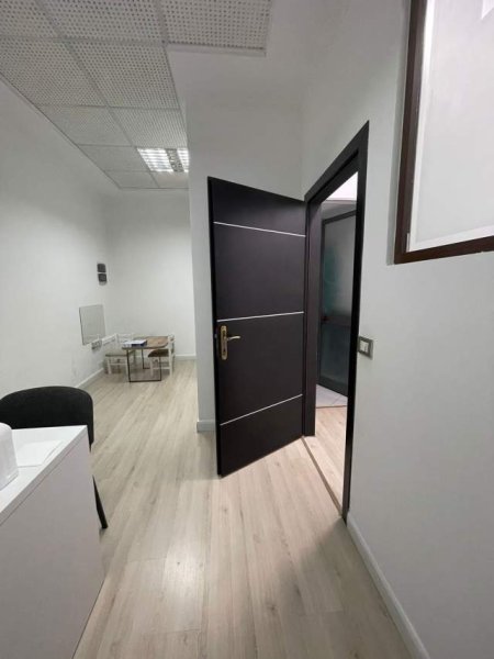 Tirane, shitet zyre Kati 0, 32 m² 95.000 Euro (Selvia)