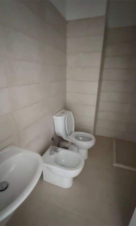 Tirane, jepet me qera apartament 1+1+BLK Kati 1, 70 m² 430 Euro (Ali Demi)