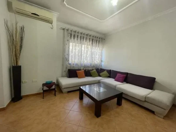 Tirane, jepet me qera apartament Kati 5, 114 m² 500 Euro (panorama)