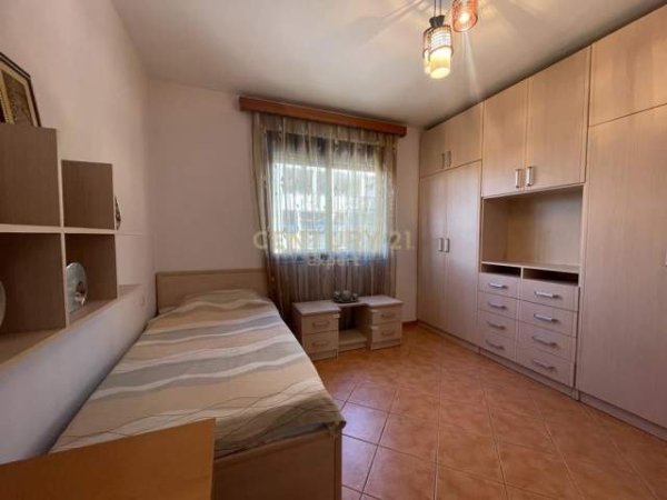 Tirane, jepet me qera apartament Kati 5, 114 m² 500 Euro (panorama)