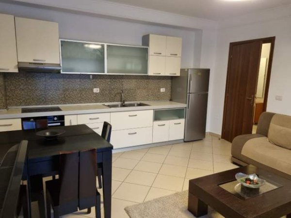 Tirane, jepet me qera apartament 1+1 Kati 3, 75 m² 550 Euro (Myslym Shyri)