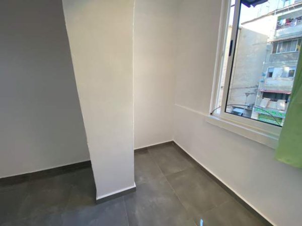 Tirane, jepet me qera apartament 1+1 Kati 2, 60 m² 400 Euro (Ish-Parku Autobuzave)
