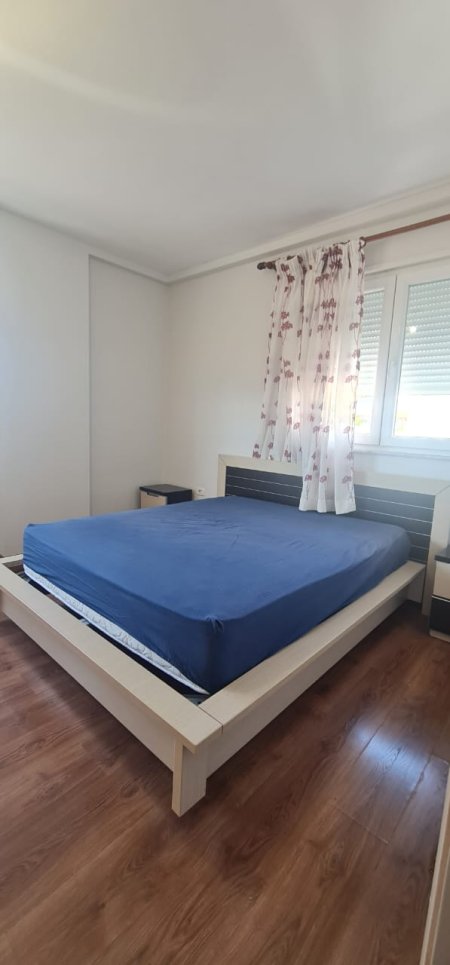 Tirane, jepet me qera apartament 135 m² 800 Euro (Elbasanit)