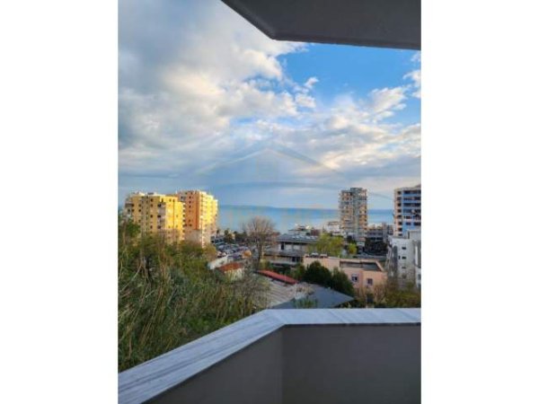 Durres, jepet me qera apartament 250 m²  (Vila e Zogut, Durres)