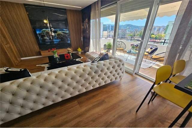 Tirane, shitet Penthouse 2+1+A+BLK Kati 8, 133 m² 245.000 Euro