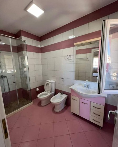 Tirane, jepet me qera apartament 3+1+BLK Kati 9, 121 m² 600 Euro (Rruga Don Bosko)