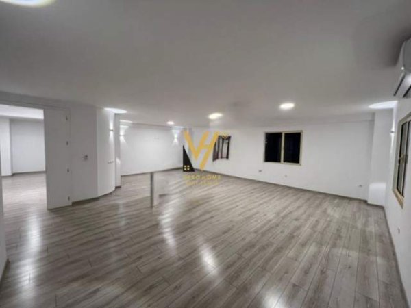 Tirane, jepet me qera ambjent biznesi Kati 0, 2.500 m² 20.000 Euro (LIQENI I THATE)