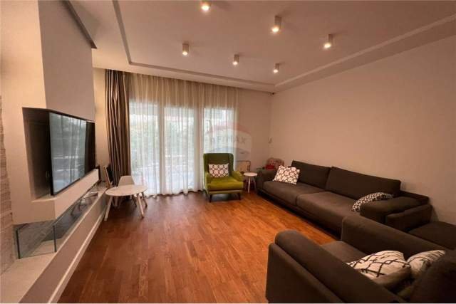 Tirane, jepet me qera apartament 2+1+A+BLK Kati 1, 112 m² 900 Euro