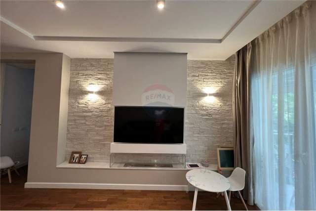 Tirane, jepet me qera apartament 2+1+A+BLK Kati 1, 112 m² 900 Euro