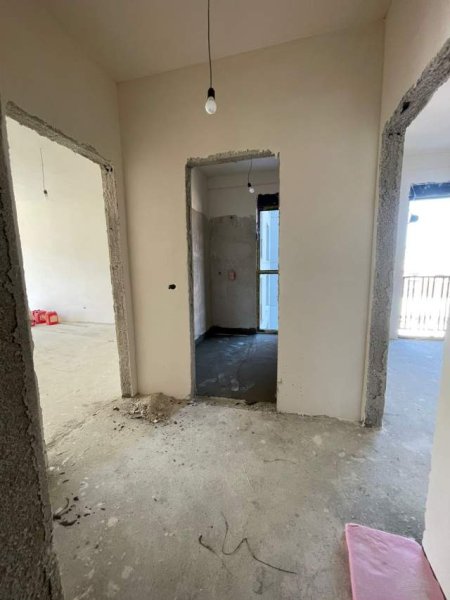 Tirane, shitet apartament 1+1 Kati 2, 70 m² 92.000 Euro