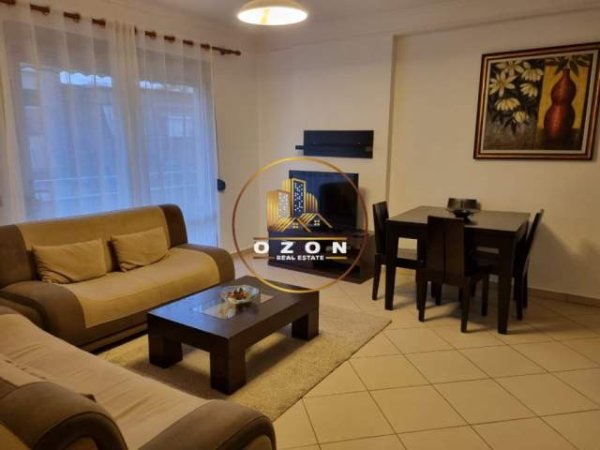 Tirane, jepet me qera apartament 1+1+A+BLK Kati 3, 70 m² 550 Euro (MYSLYM SHYRI)