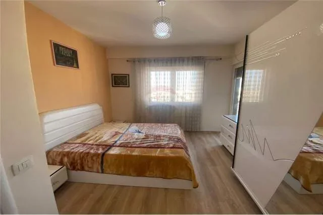 Tirane, ofert apartament 3+1 120 m² 600 Euro
