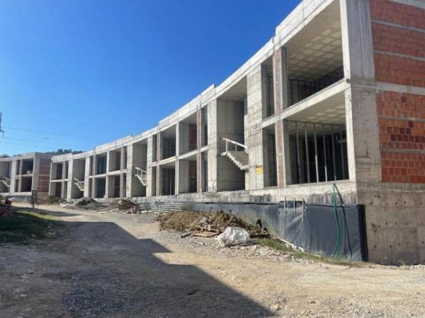 Tirane, shitet apartament 1+1 Kati 2, 65 m² 1.800 Euro/m2 (Autostrada Teg)