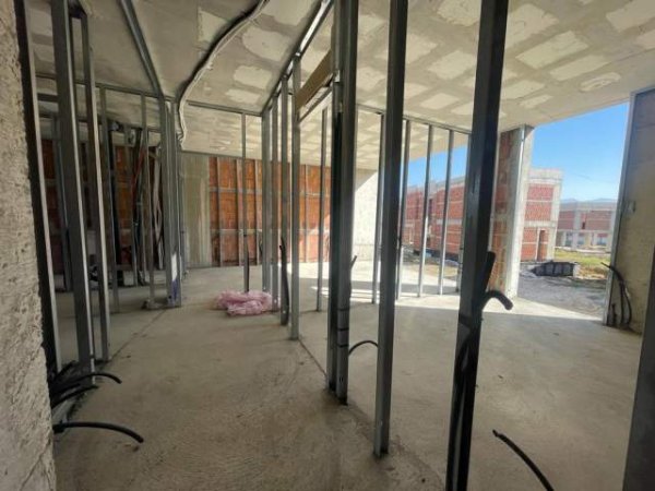 Tirane, shitet apartament 1+1 Kati 2, 65 m² 1.800 Euro/m2 (Autostrada Teg)