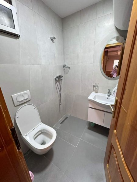 Tirane, jepet me qera apartament 2+1 Kati 3, 80 m² 500 Euro