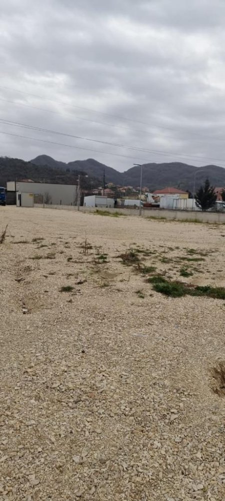 Tirane, shes toke 1.500 m² 210.000 Euro (Marikaj)