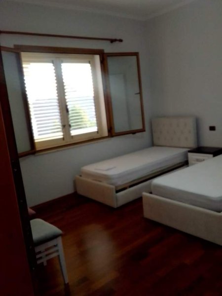 Tirane, jepet me qera Vile 1+1+BLK Kati 2, 75 m² 400 Euro (Qyteti Studenti)