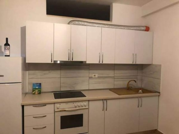 Tirane, jepet me qera apartament Kati 4, 85 m² 550 Euro (Rruga Peti)