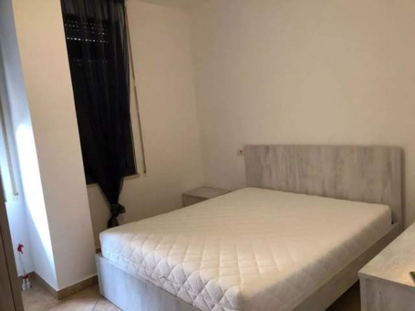 Tirane, jepet me qera apartament Kati 4, 85 m² 550 Euro (Rruga Peti)