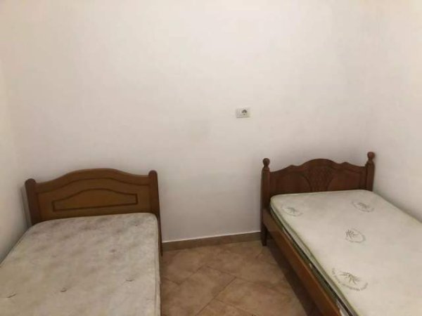 Tirane, jepet me qera apartament Kati 4, 85 m² 550 Euro (Rruga Peti)