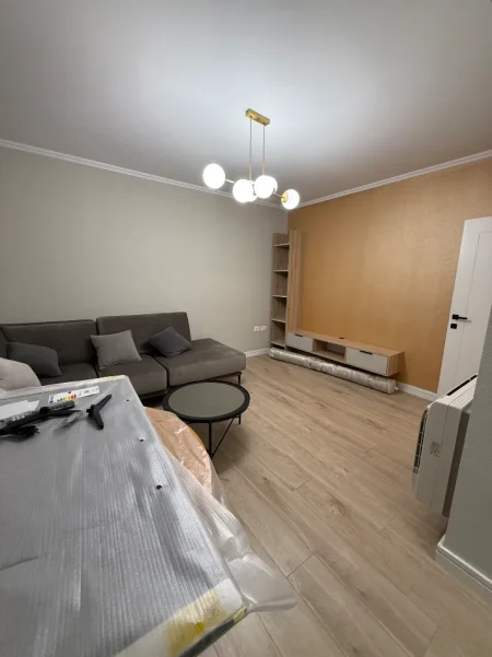 Tirane, jepet me qera apartament 2+1+Ballkon Kati 2, 90 m² (Rr Sales)