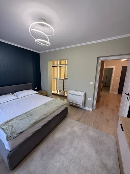 Tirane, jepet me qera apartament 2+1+Ballkon Kati 2, 90 m² (Rr Sales)