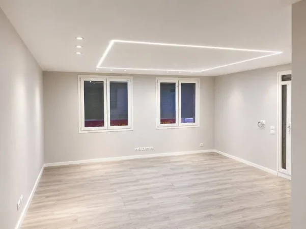 Tirane, jepet me qera ambjent biznesi Kati 0, 73 m² 1.500 € (Prane ETC)