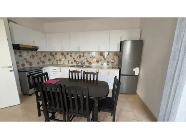 Tirane, jepet me qera apartament 1+1+Ballkon Kati 8, 88 m² 350 € (Kamez)