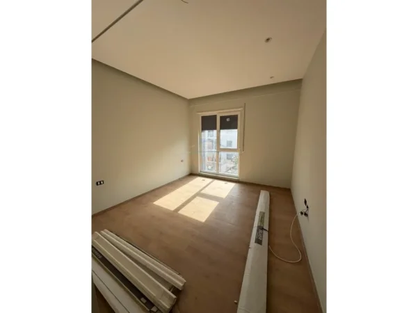 Tirane, shitet apartament 2+1+Ballkon Kati 6, 96 m² 190.000 € (Rruga 5 Maji)
