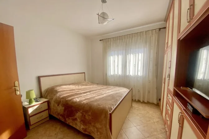 Tirane, shitet apartament 1+1 Kati 4, 54 m² 93.840 € (Allias)
