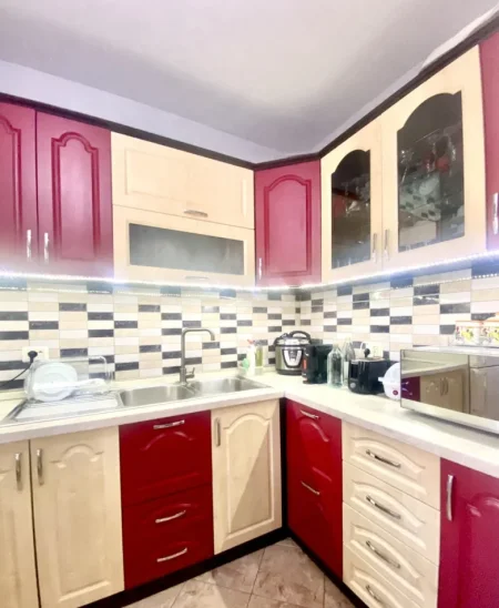 Tirane, shitet apartament 1+1 Kati 4, 54 m² 93.840 € (Allias)