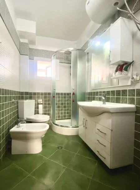 Tirane, shitet apartament 1+1 Kati 4, 54 m² 93.840 € (Allias)