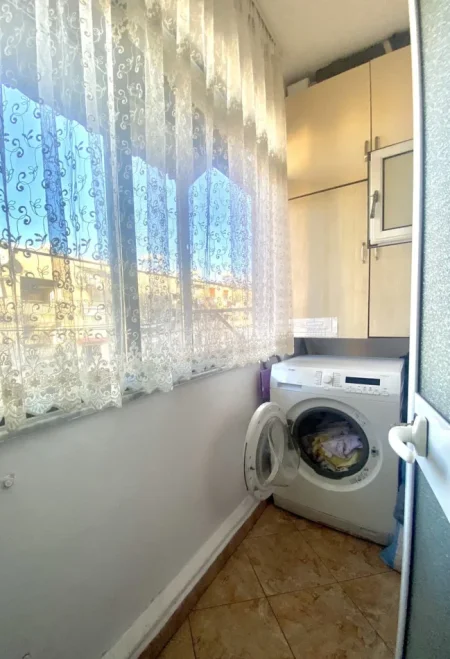 Tirane, shitet apartament 1+1 Kati 4, 54 m² 93.840 € (Allias)