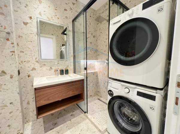 Tirane, jepet me qera apartament 2+1+Ballkon Kati 1, 85 m² 1.000 € (Porcelan)