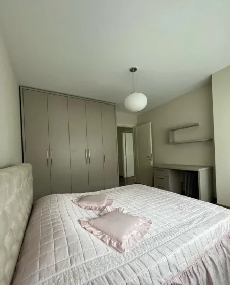 Tirane, jepet me qera apartament 2+1 Kati 2, 130 m² 1.500 € (Teg)