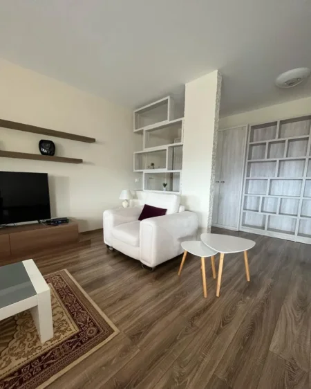 Tirane, jepet me qera apartament 2+1 Kati 2, 130 m² 1.500 € (Teg)