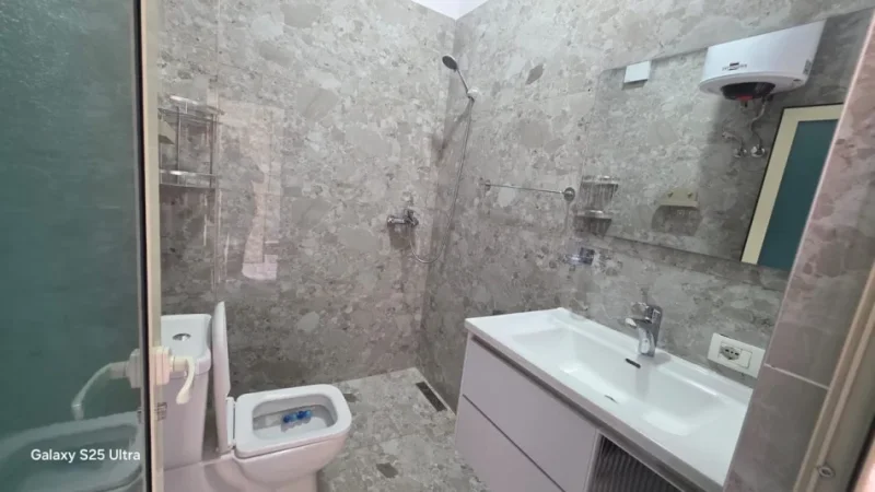 Tirane, jepet me qera apartament 1+1 Kati 1, 25 m² 370 € (Fakulteti I Ekonomise)