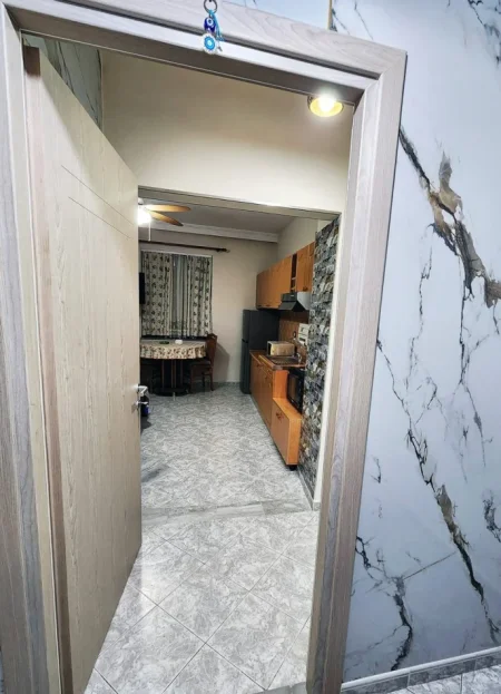 Tirane, jepet me qera apartament 2+1 Kati 6, 114 m² 1.000 € (21 Dhjetori)