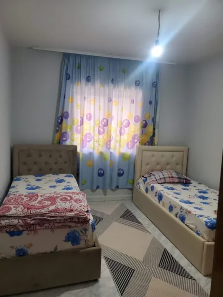 Tirane, jepet me qera apartament 3+1 Kati 2, 136 m² 600 € (Komuna E Parisit)