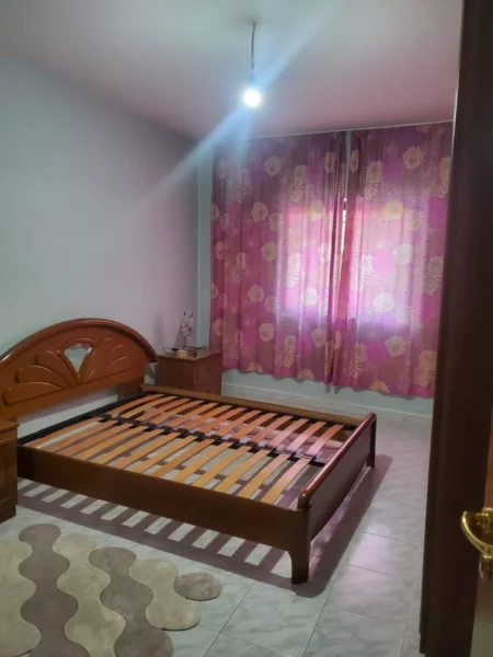 Tirane, jepet me qera apartament 3+1 Kati 2, 136 m² 600 € (Komuna E Parisit)