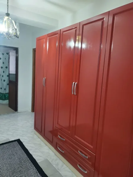 Tirane, jepet me qera apartament 3+1 Kati 2, 136 m² 600 € (Komuna E Parisit)
