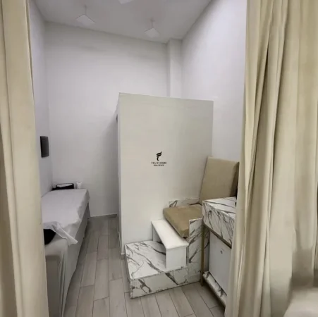 Tirane, jepet me qera dyqan Kati 0, 50 m² 400 € (ISH PARKU)